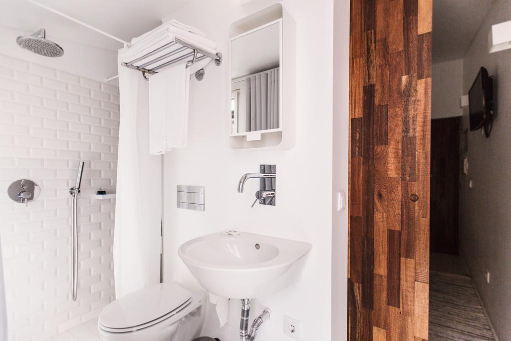 Santa Bica Eat Drink & Sleep Bed & Breakfast Lisboa Екстериор снимка